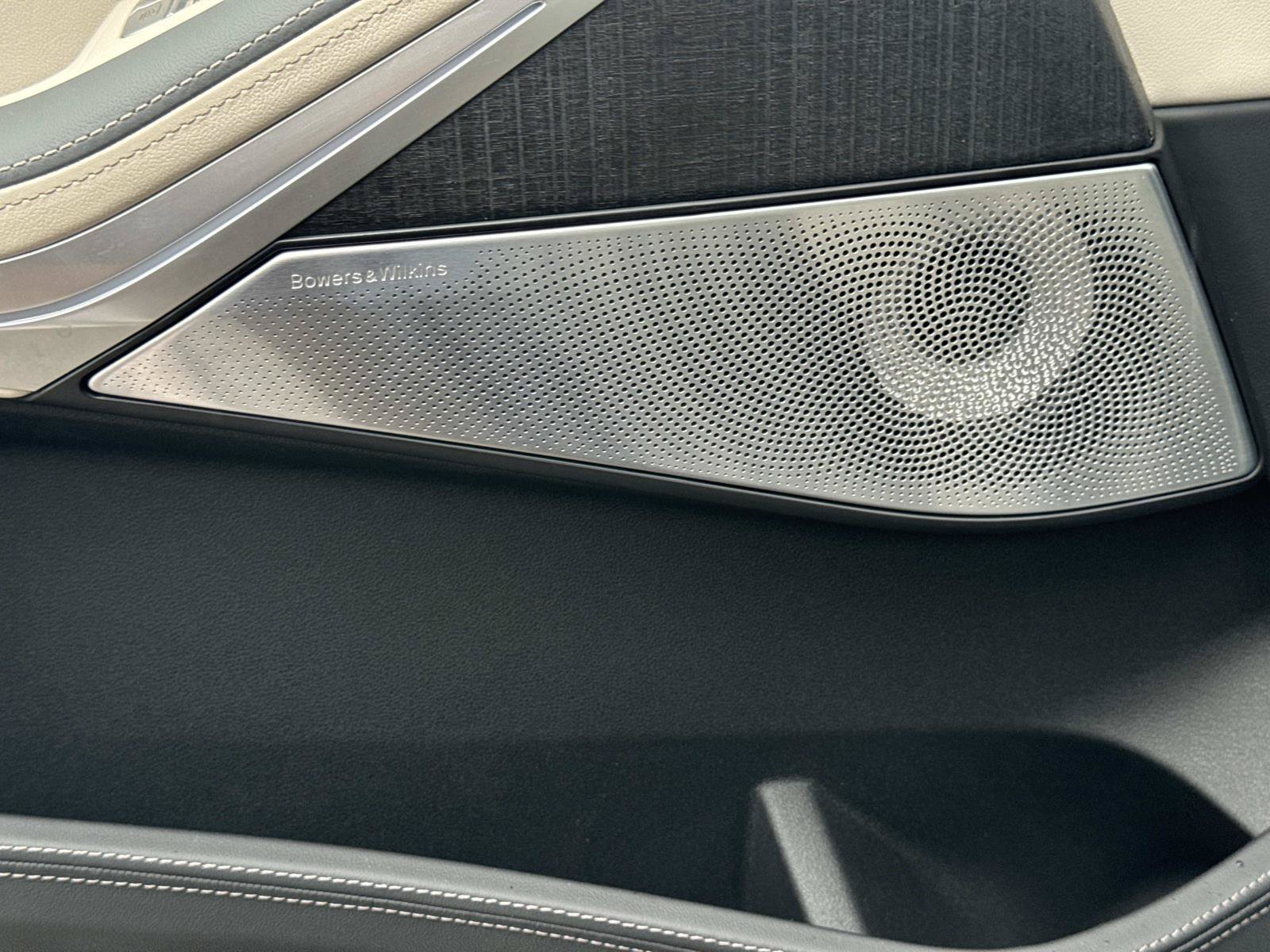 Certified 2025 BMW ALPINA XB7 AWD/4WD image 19