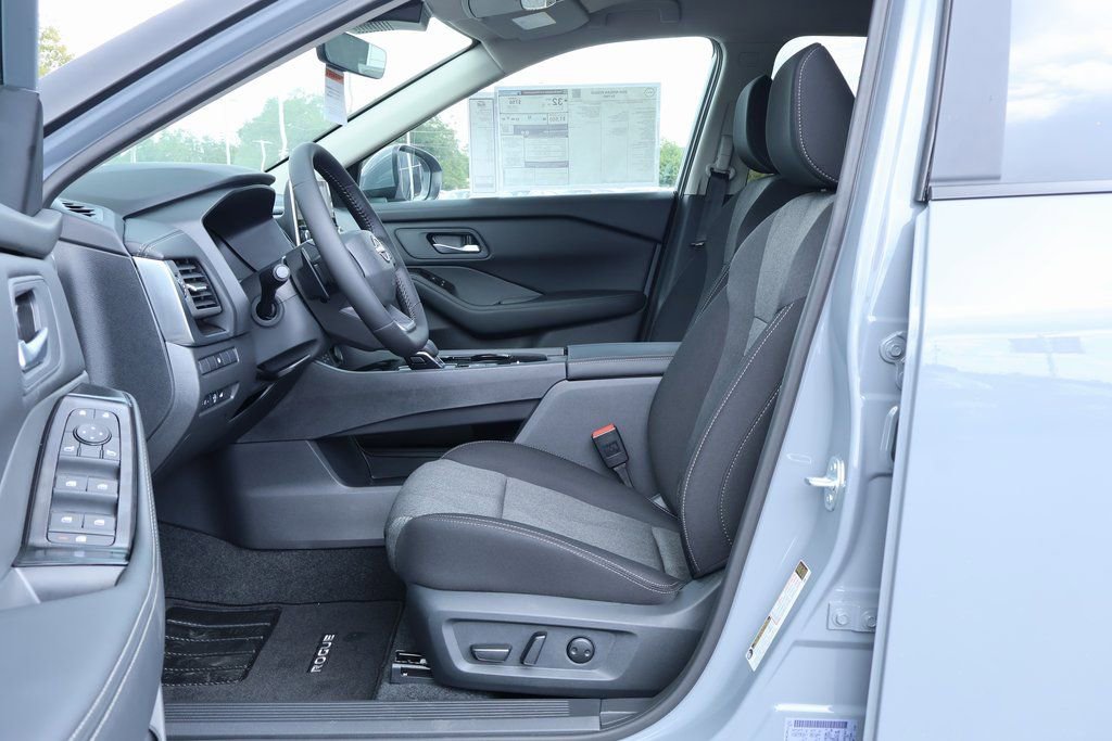 New 2026 Nissan Rogue SV image 7