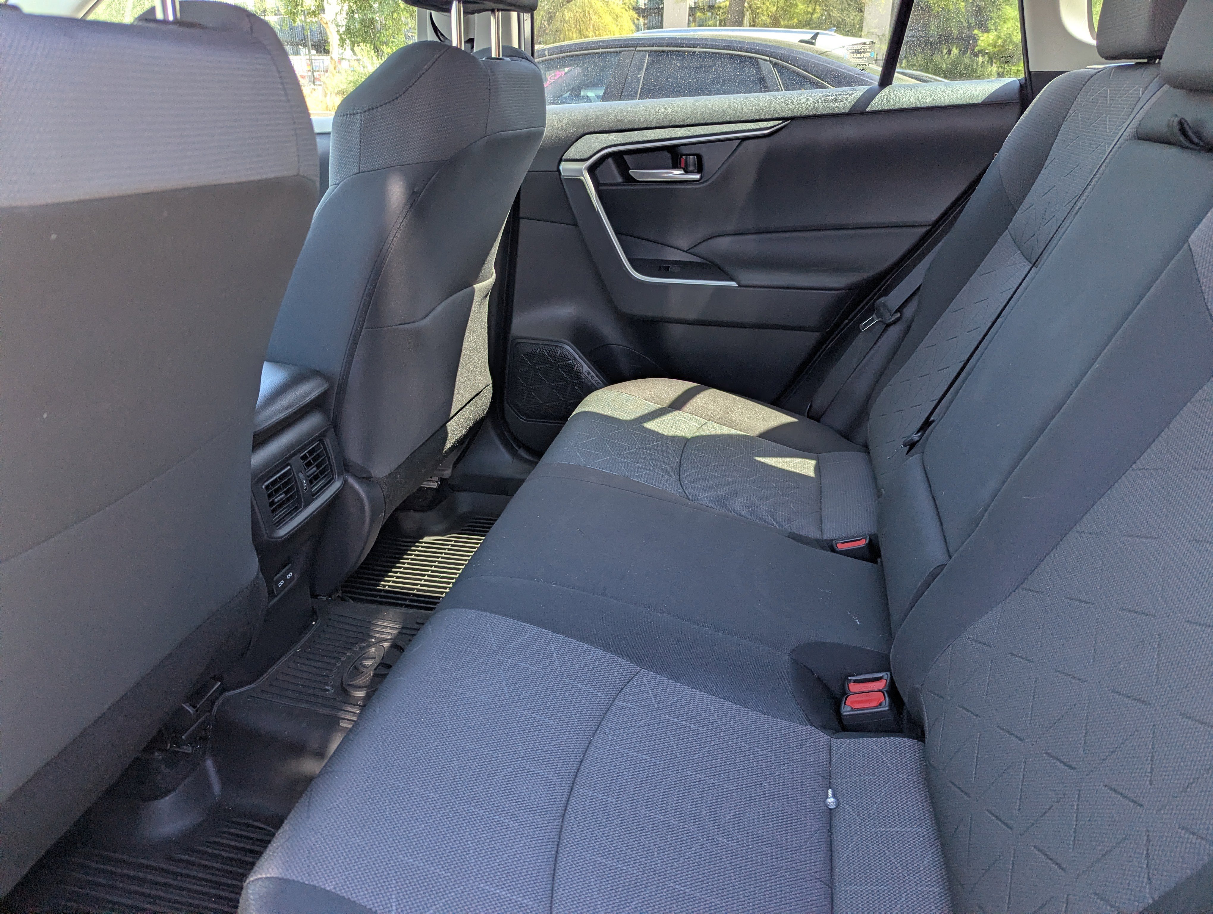Used 2023 Toyota RAV4 XLE image 15