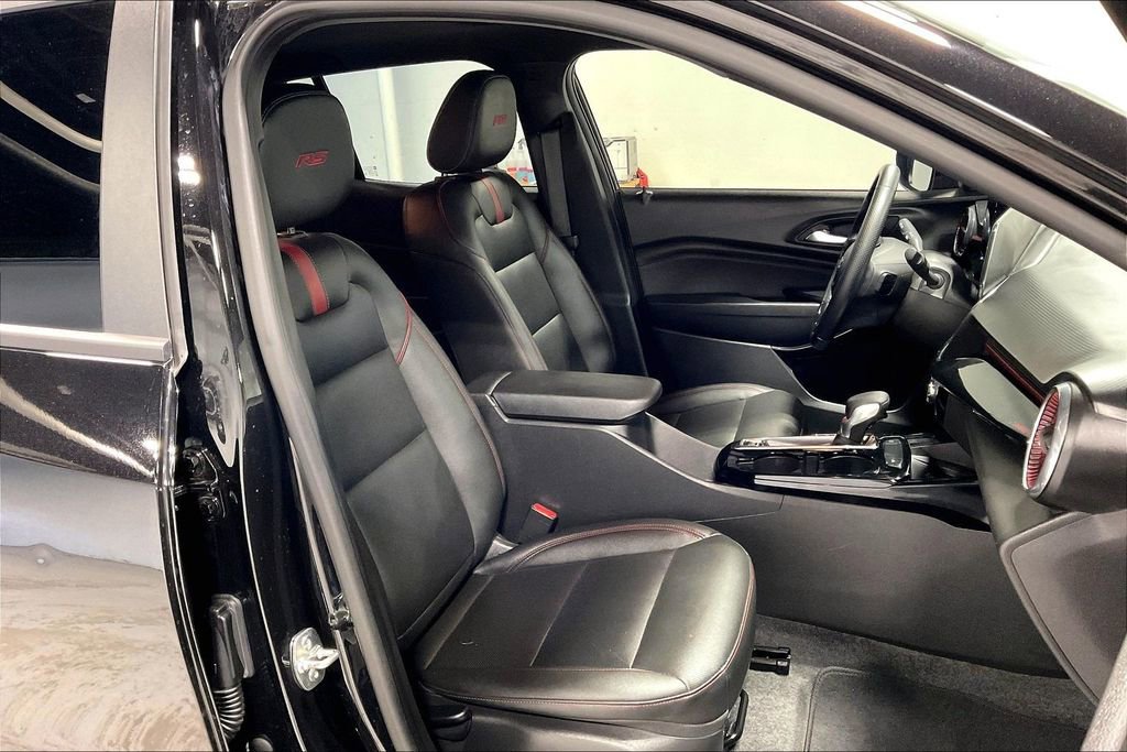 Used 2025 Chevrolet Trax RS w/ Sunroof Package image 10