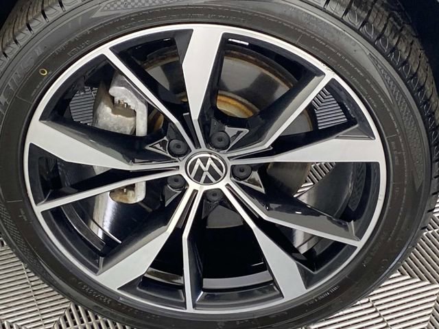 Used 2022 Volkswagen Tiguan SEL R-Line image 28