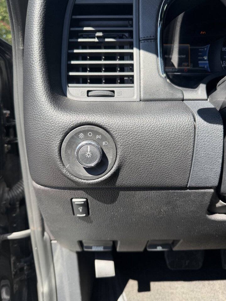 Used 2015 Lincoln Navigator L 2WD image 23
