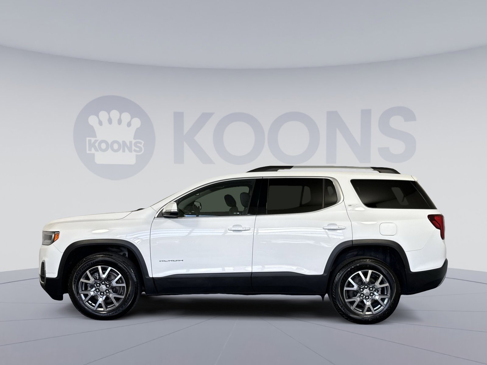 Used 2023 GMC Acadia SLT AWD/4WD image 2