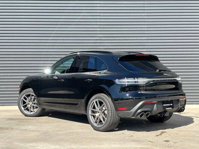 Certified 2025 Porsche Macan image 3