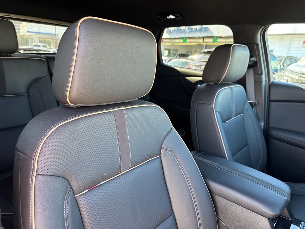 Used 2025 Chevrolet Blazer Premier w/ LPO, Black Sport Package image 17