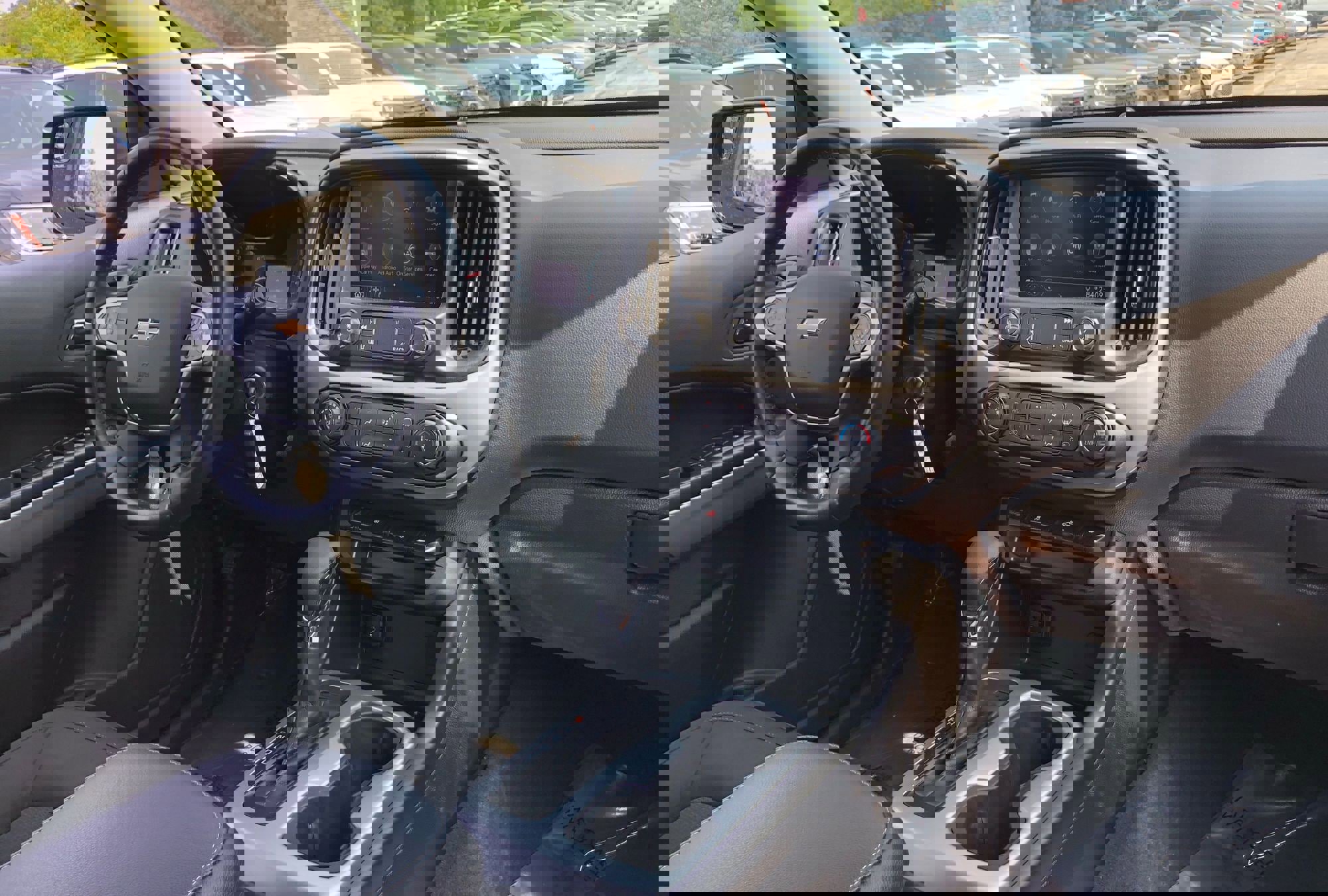 Used 2022 Chevrolet Colorado LT w/ Redline Special Edition image 18