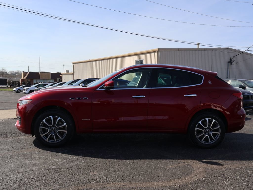Used 2020 Maserati Levante GranLusso image 5