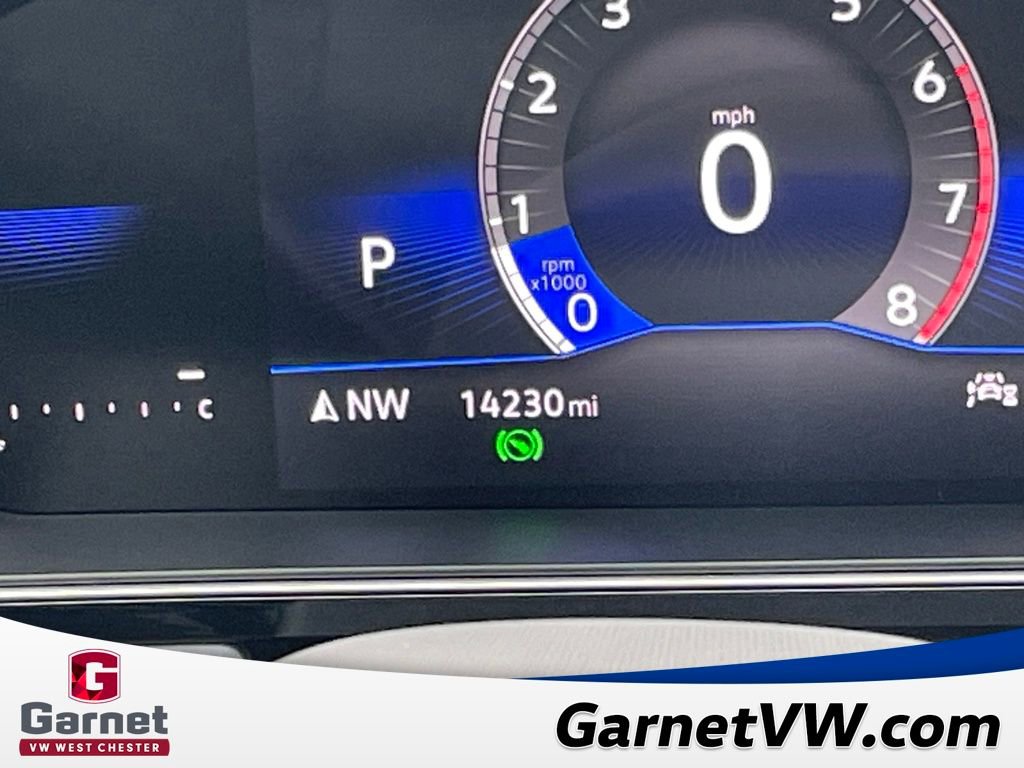 Certified 2025 Volkswagen Jetta SE w/ Sunroof Package image 17