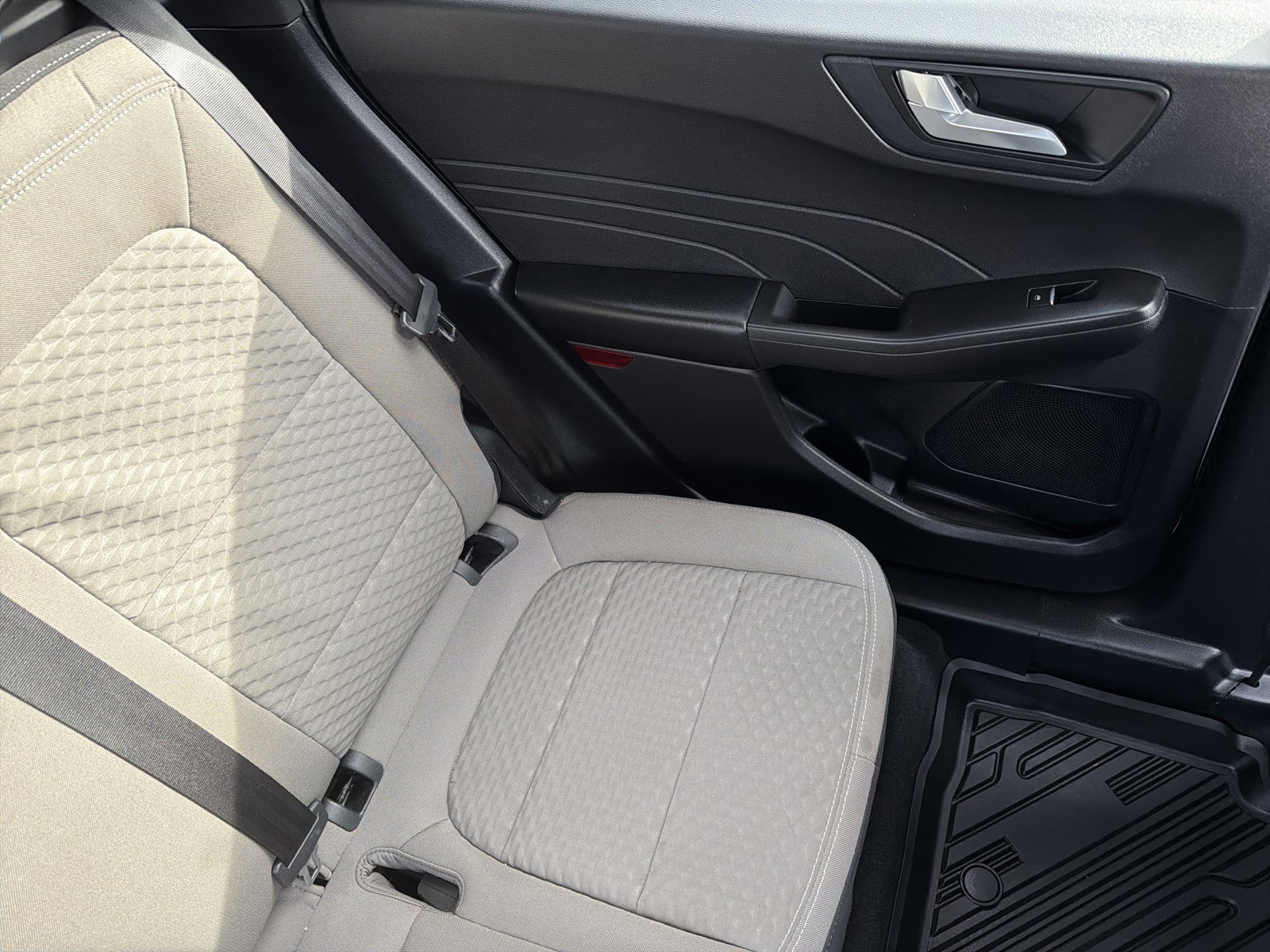 Used 2021 Ford Escape SE image 14