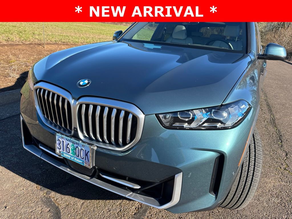 Used 2025 BMW X5 xDrive40i w/ Premium Package AWD/4WD image 3