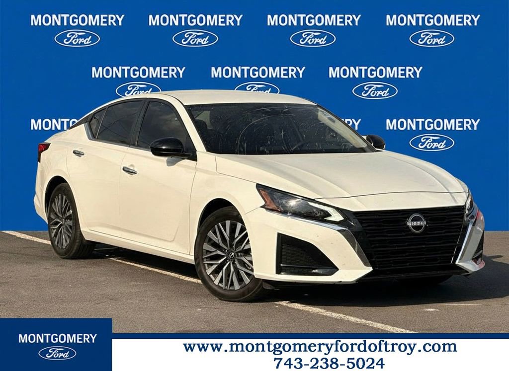 Used 2025 Nissan Altima 2.5 SV