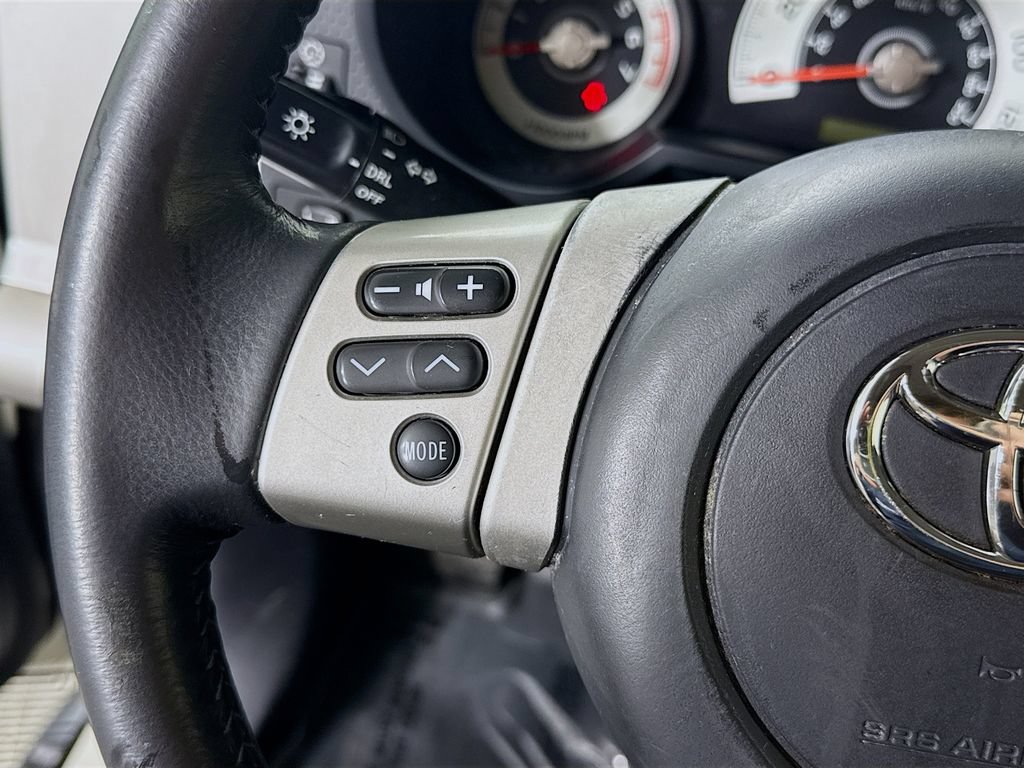 Used 2013 Toyota FJ Cruiser 4WD w/ Upgrade Pkg image 19