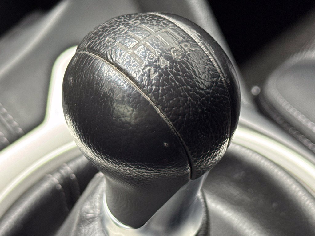 Used 2018 Nissan 370Z Coupe RWD image 15