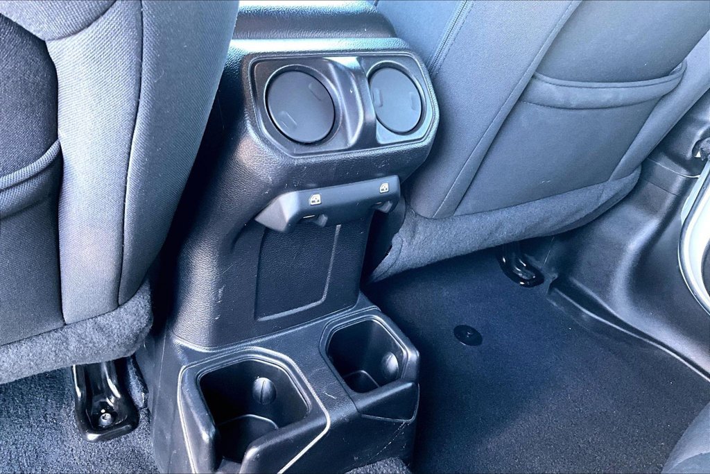 Used 2019 Jeep Wrangler Unlimited Sport S AWD/4WD image 32