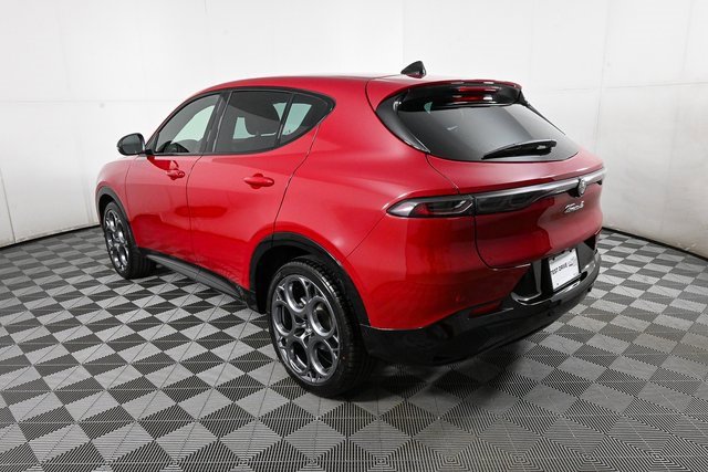 New 2025 Alfa Romeo Tonale w/ Premium Package image 3