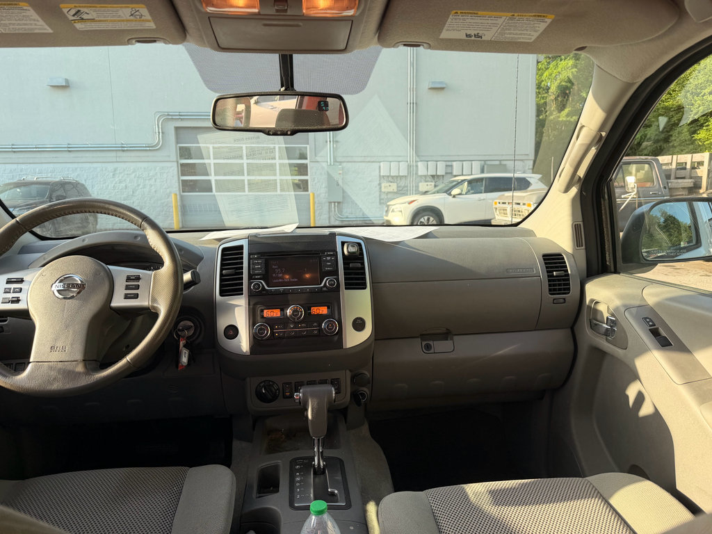 Used 2016 Nissan Frontier SV w/ SV Value Truck Package AWD/4WD image 8