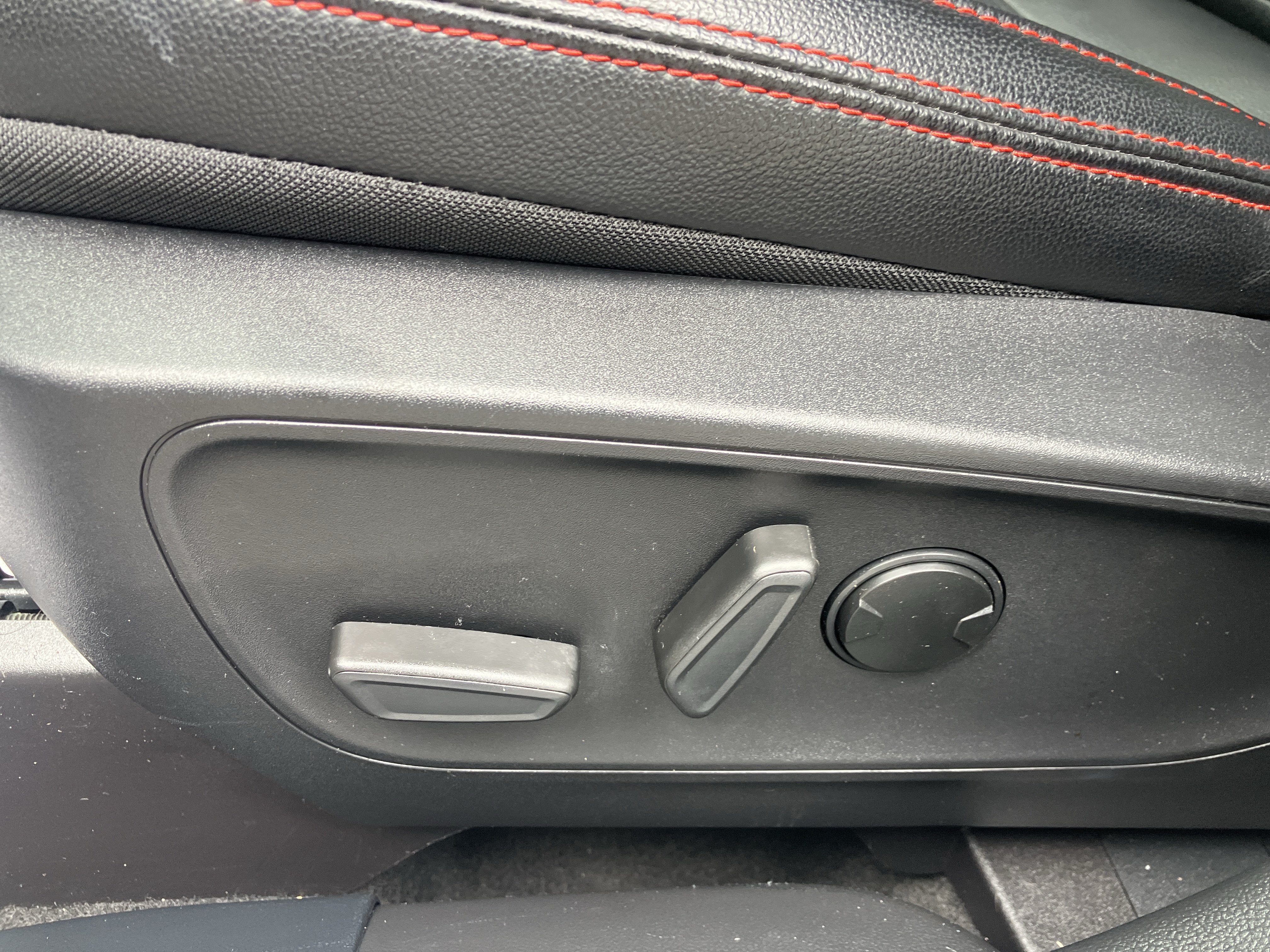 Certified 2024 Ford Escape ST-Line Elite w/ Premium Technology Package AWD/4WD image 21