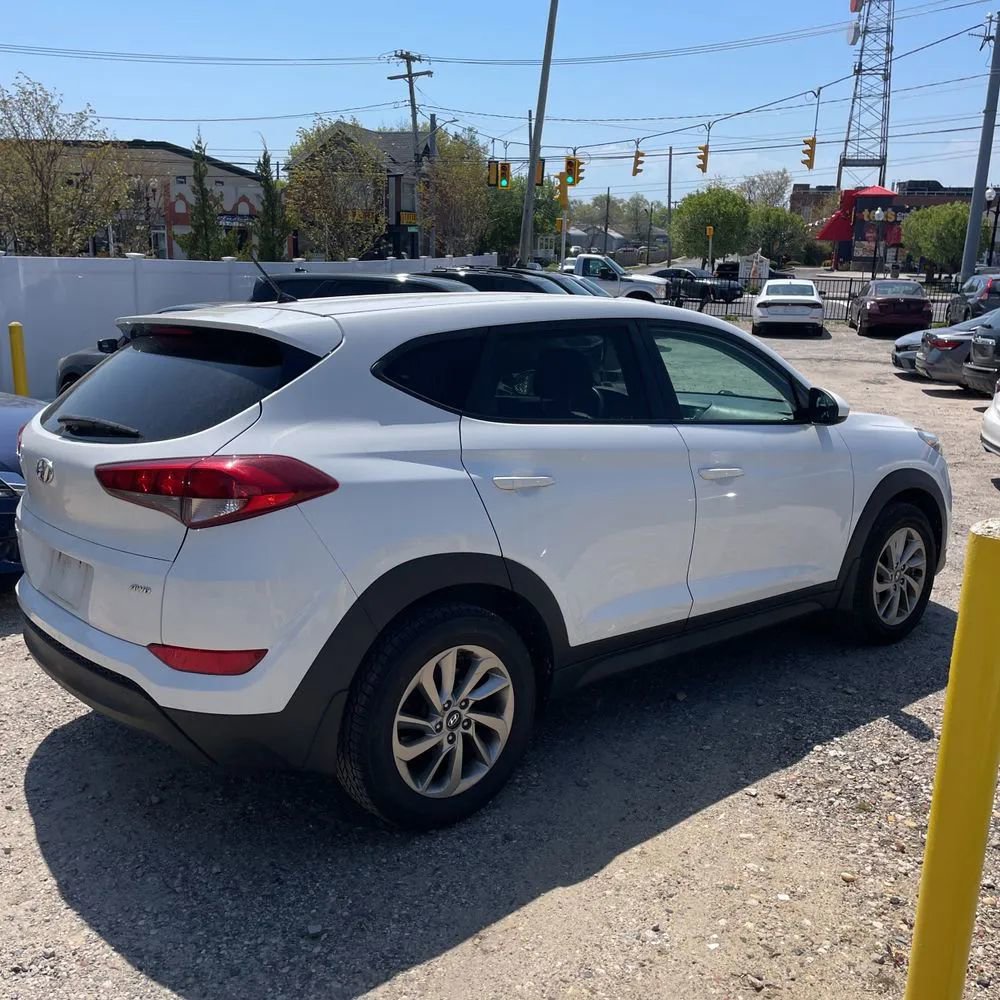Used 2018 Hyundai Tucson SE w/ Cargo Package AWD/4WD image 5