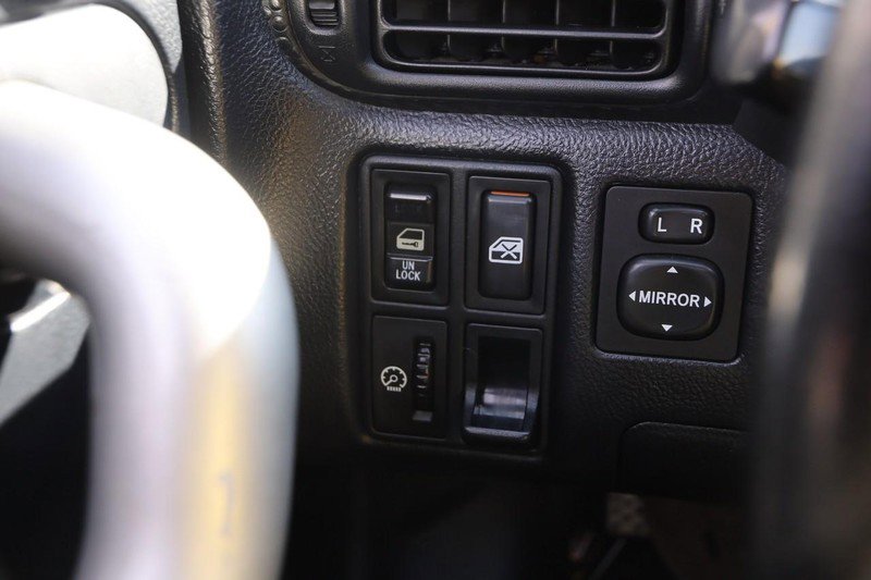 Used 2000 Toyota MR2 image 13