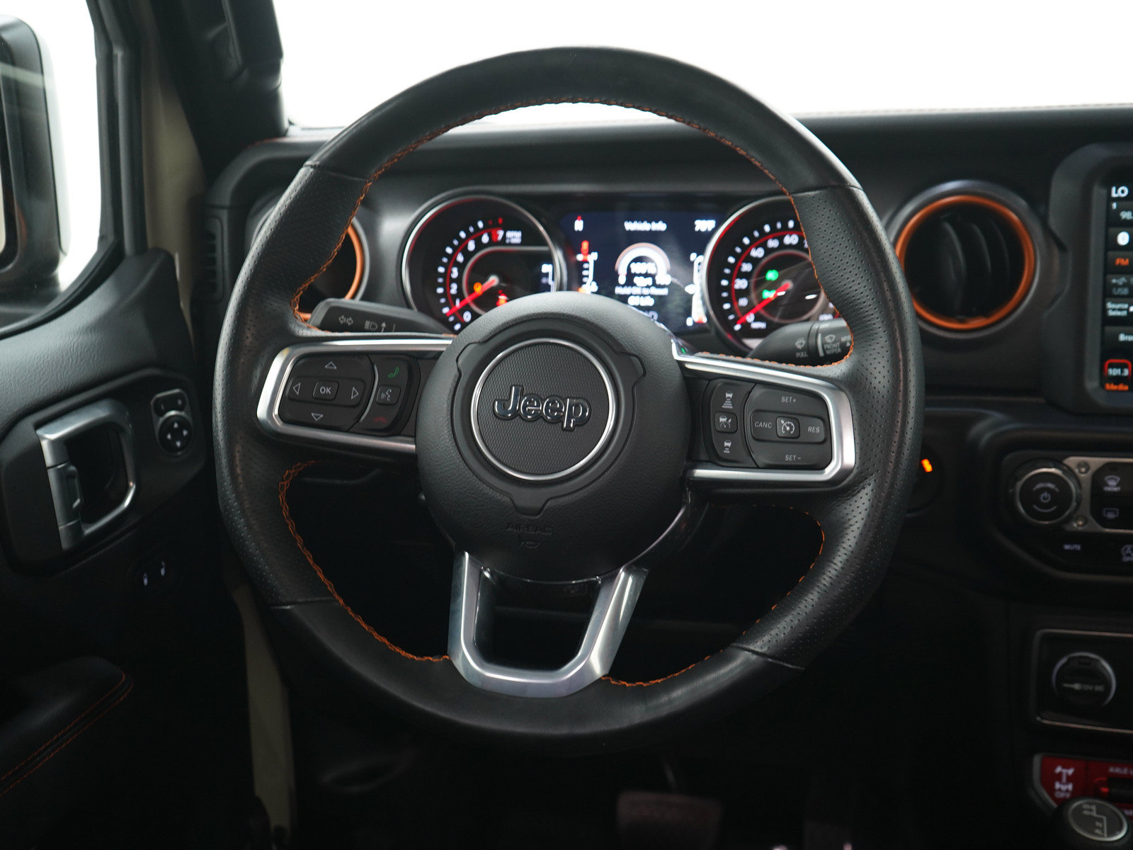 Used 2020 Jeep Gladiator Mojave AWD/4WD image 17