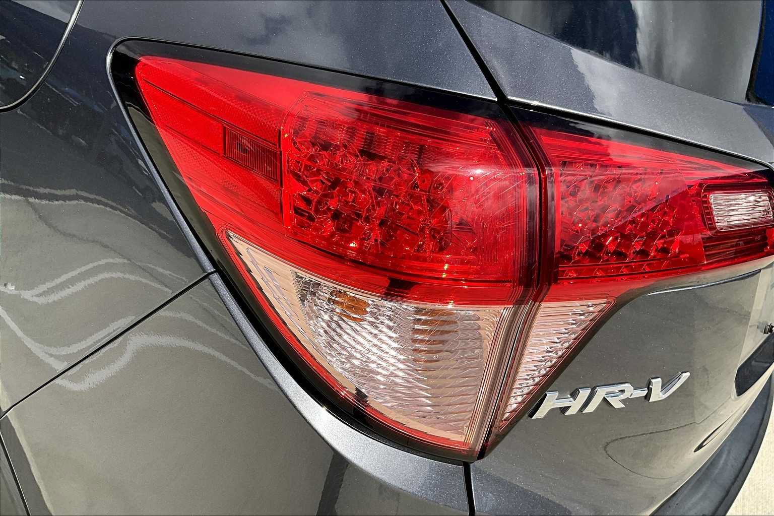 Used 2017 Honda HR-V EX image 29
