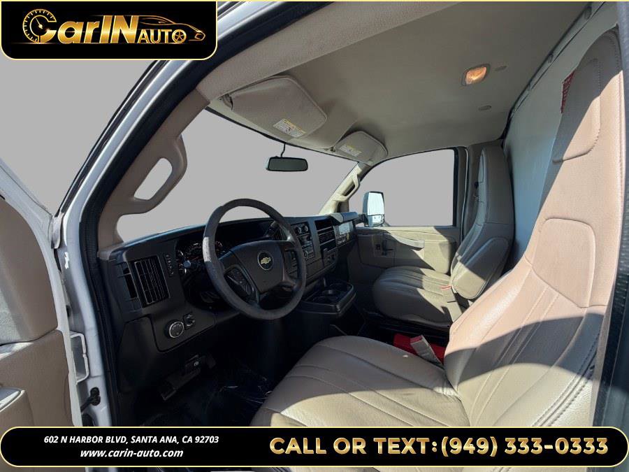 Used 2016 Chevrolet Express 4500 RWD image 8