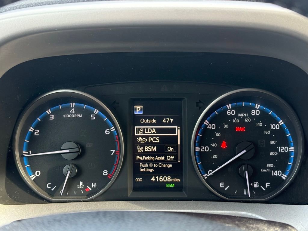 Used 2018 Toyota RAV4 Adventure image 30