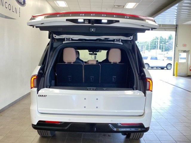 New 2026 Lincoln Navigator Black Label AWD/4WD image 7