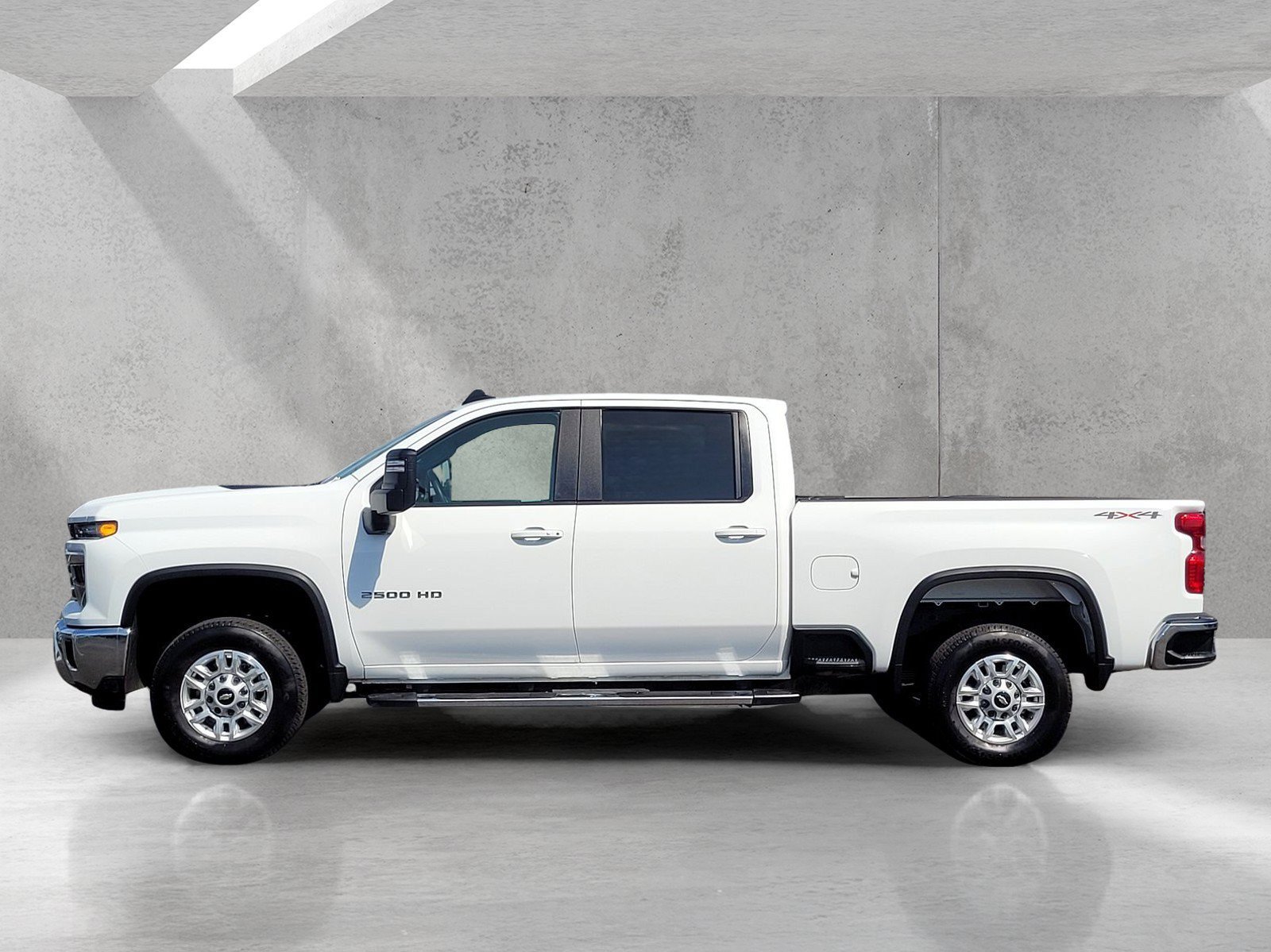 Used 2025 Chevrolet Silverado 2500 LT w/ Safety Package AWD/4WD image 8