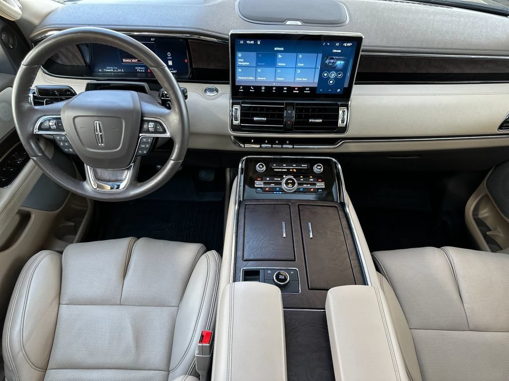 Certified 2024 Lincoln Navigator Reserve AWD/4WD image 12