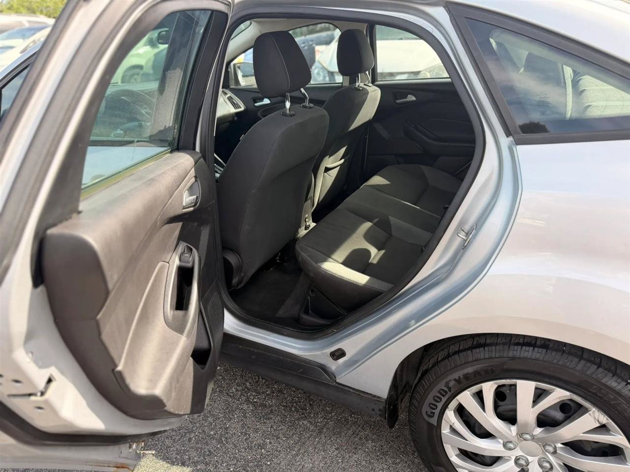 Used 2012 Ford Focus SE FWD image 19