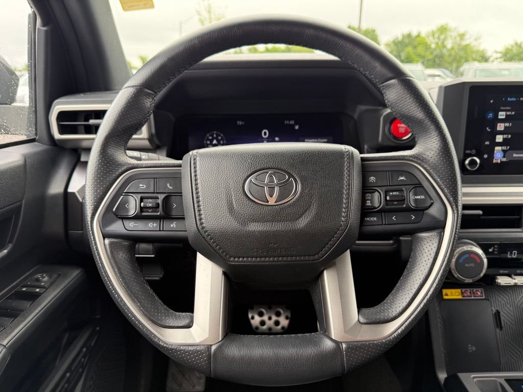 Used 2025 Toyota 4Runner TRD Sport AWD/4WD image 14