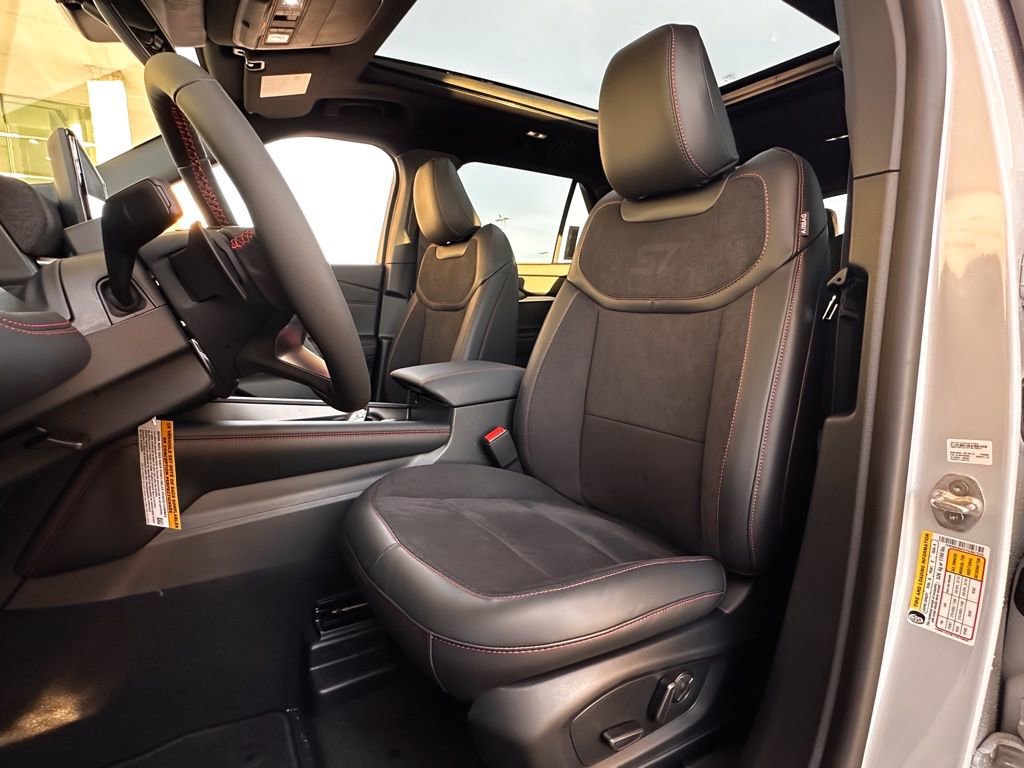 New 2026 Ford Explorer ST w/ Sun And Sound Package image 4