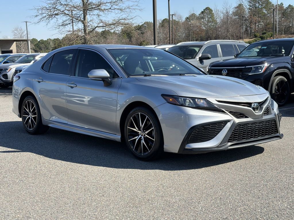 Used 2022 Toyota Camry SE image 7