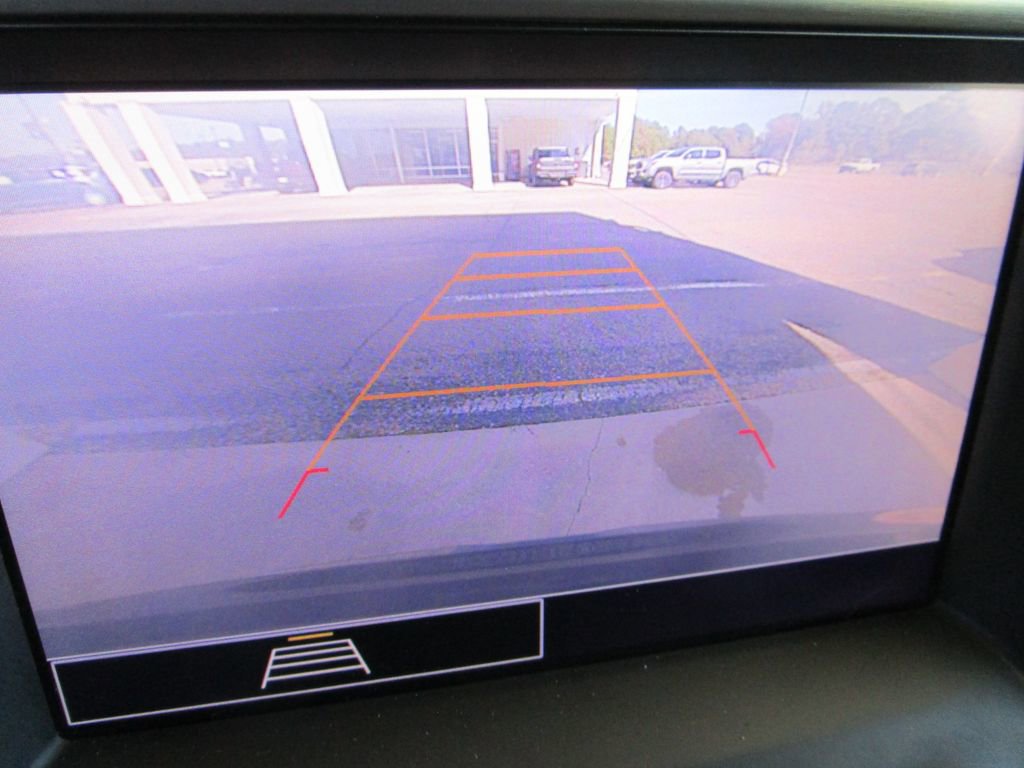 Used 2021 GMC Acadia SLE image 39