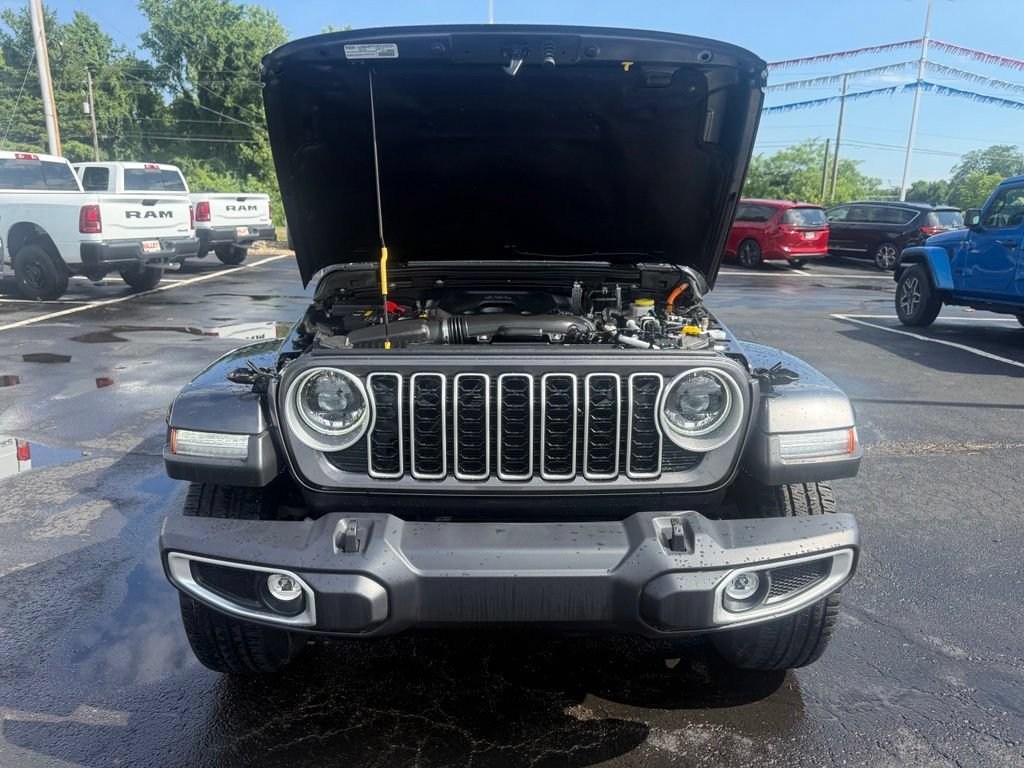 Used 2025 Jeep Wrangler Unlimited Sahara AWD/4WD image 59