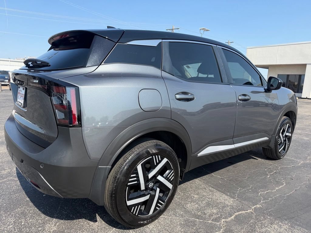 Used 2025 Nissan Kicks SV FWD image 3