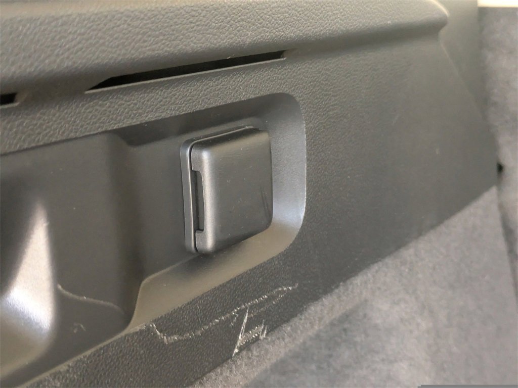 Used 2023 Buick Envision Preferred image 13