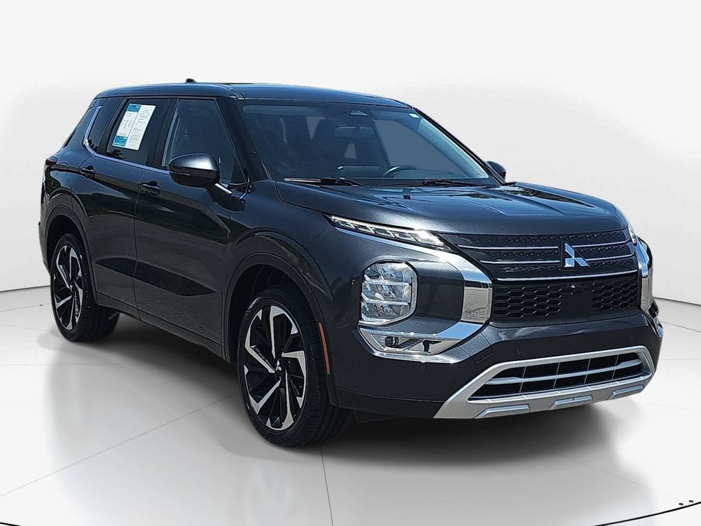 Used 2024 Mitsubishi Outlander SE FWD image 3