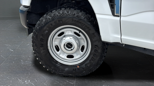 Used 2025 Ford F350 XL w/ XL Off-Road Package AWD/4WD image 32