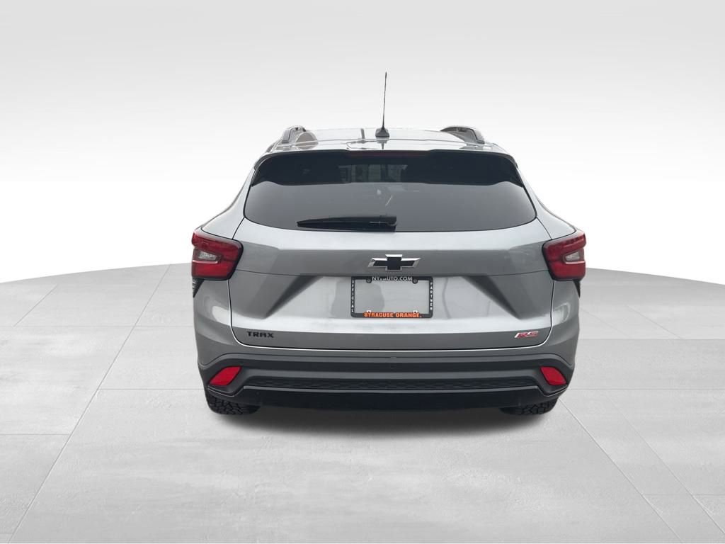 Used 2025 Chevrolet Trax RS w/ Driver Confidence Package image 4
