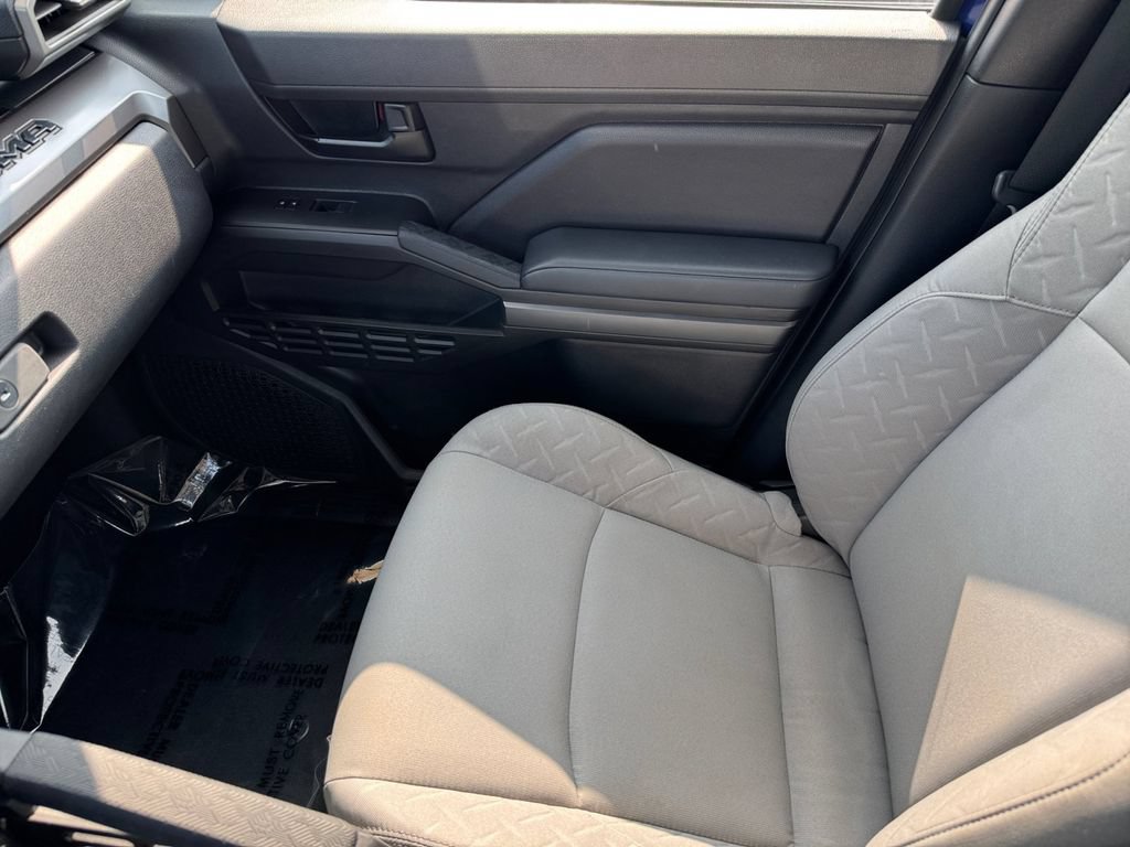 Certified 2025 Toyota Tacoma SR5 AWD/4WD image 30