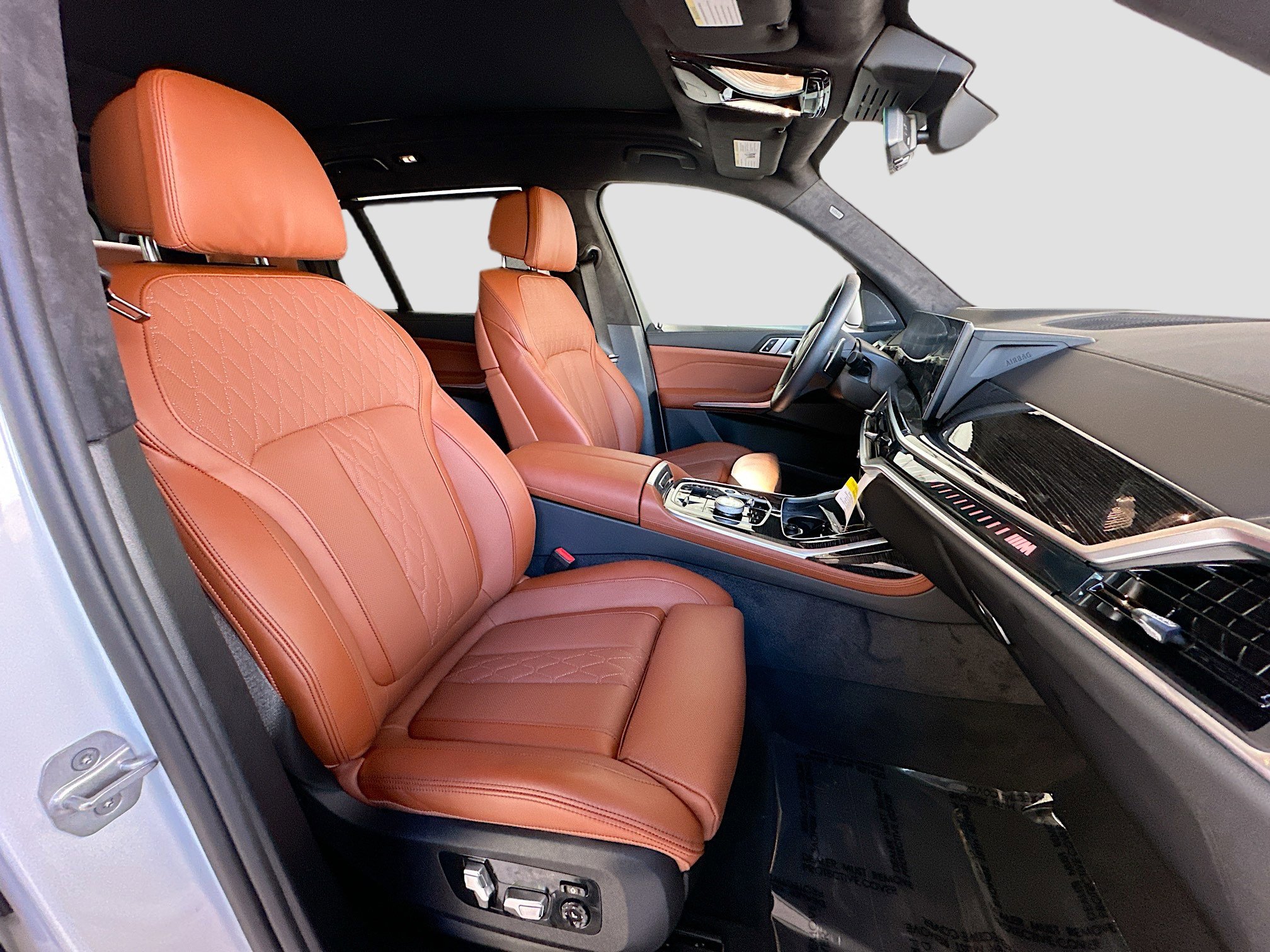 Used 2025 BMW X7 M60i image 31