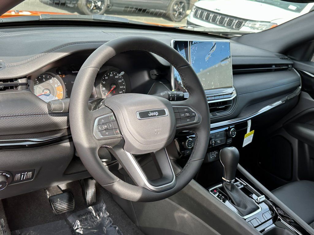 New 2026 Jeep Compass Latitude image 20
