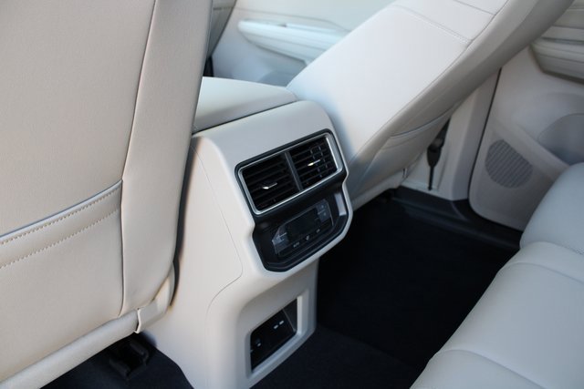 New 2026 Volkswagen Atlas SE image 8