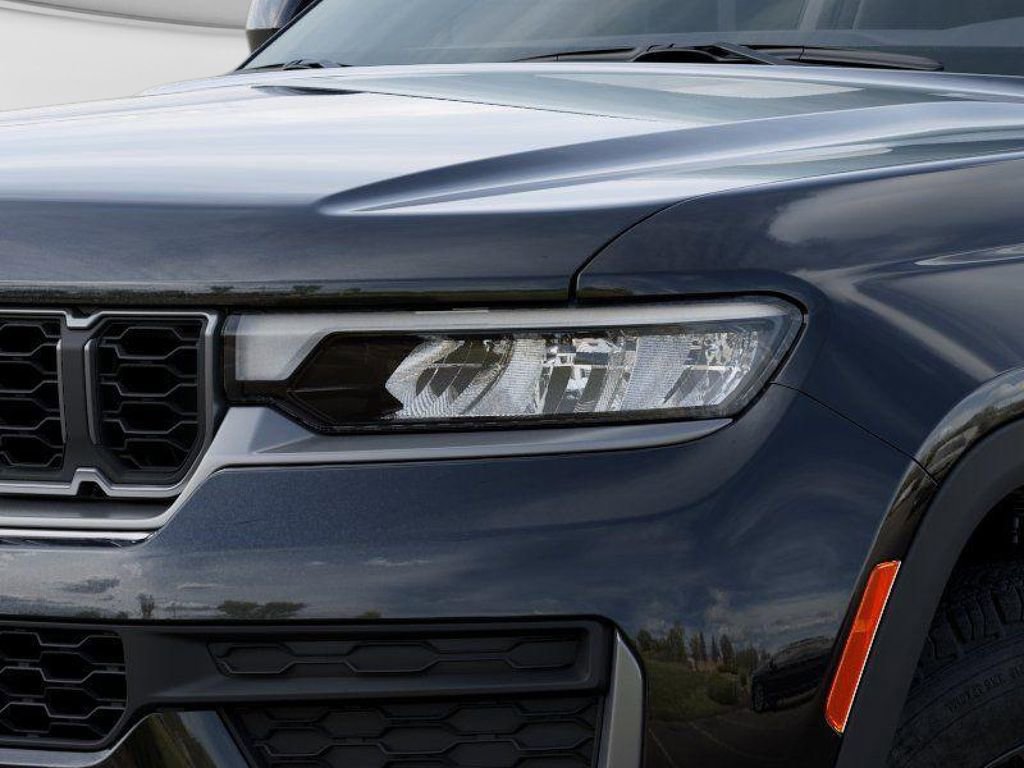 New 2026 Jeep Grand Cherokee Altitude AWD/4WD image 10