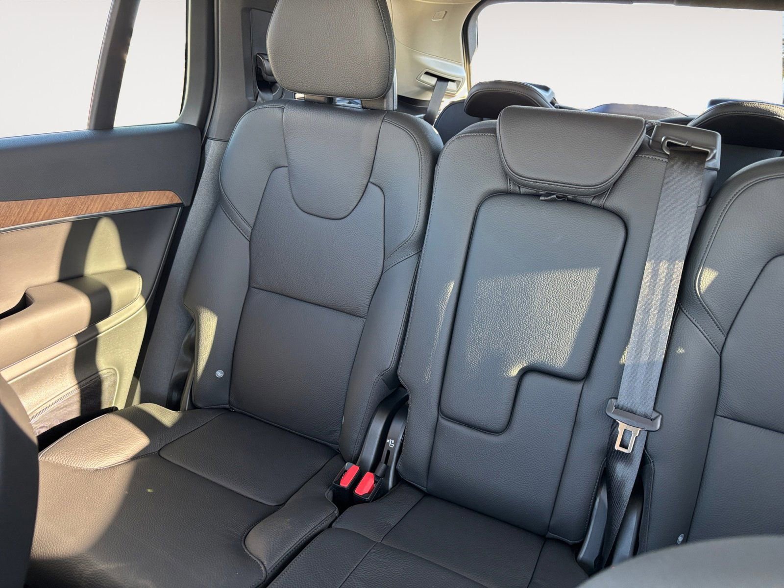 New 2025 Volvo XC90 B6 Plus w/ Protection Package Premier image 13