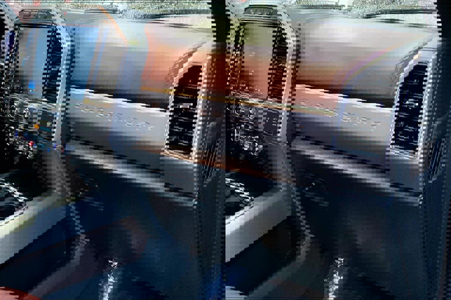 Used 2022 Ford F450 Platinum w/ FX4 Off-Road Package image 17