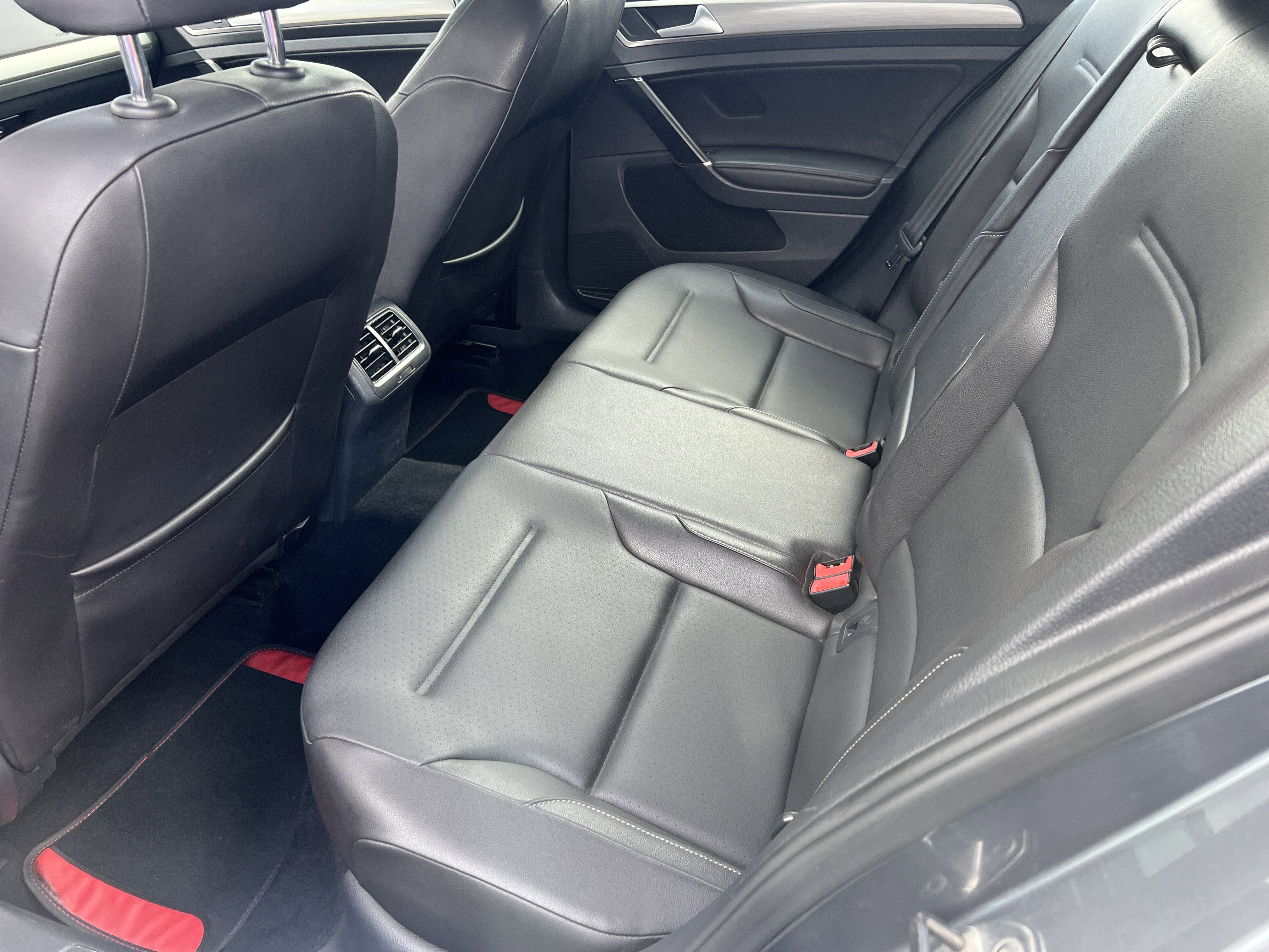 Used 2015 Volkswagen Golf SE FWD image 12