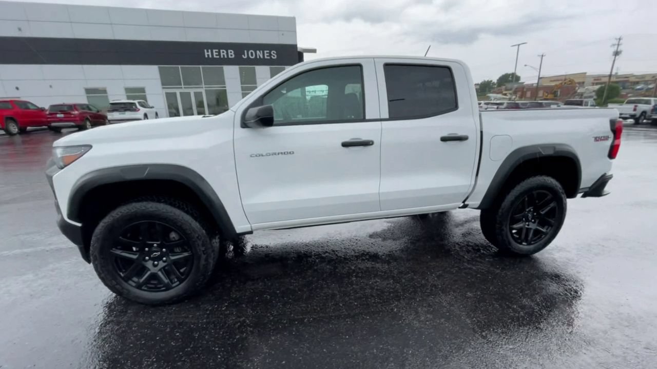 Certified 2024 Chevrolet Colorado Trail Boss w/ Advanced Trailering Package AWD/4WD image 4